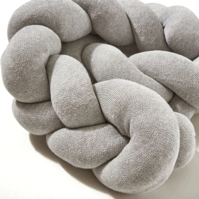 Nordic Coast Company Strick Bettschlange Geflochten - 17x200 Cm - Grau 4 Nordic Coast Company Strick Bettschlange Geflochten - 17x200 Cm - Grau - Image 2