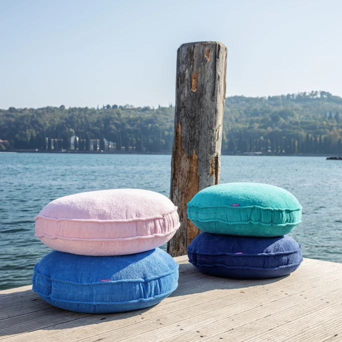 Farbenfreunde FRESH Frottee Stegkissen Rund - Mit Füllung - Ø 65 Cm - Höhe 10 Cm - Pine 4 Farbenfreunde FRESH Frottee Stegkissen Rund - Mit Füllung - Ø 65 Cm - Höhe 10 Cm - Pine - Image 2