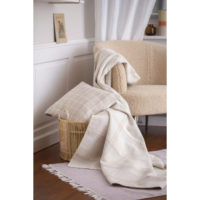 David Fussenegger SILVRETTA Junges Karo Kissenhülle - 40x40 Cm - Rohweiß 4 David Fussenegger SILVRETTA Junges Karo Kissenhülle - 40x40 Cm - Rohweiß - Image 2